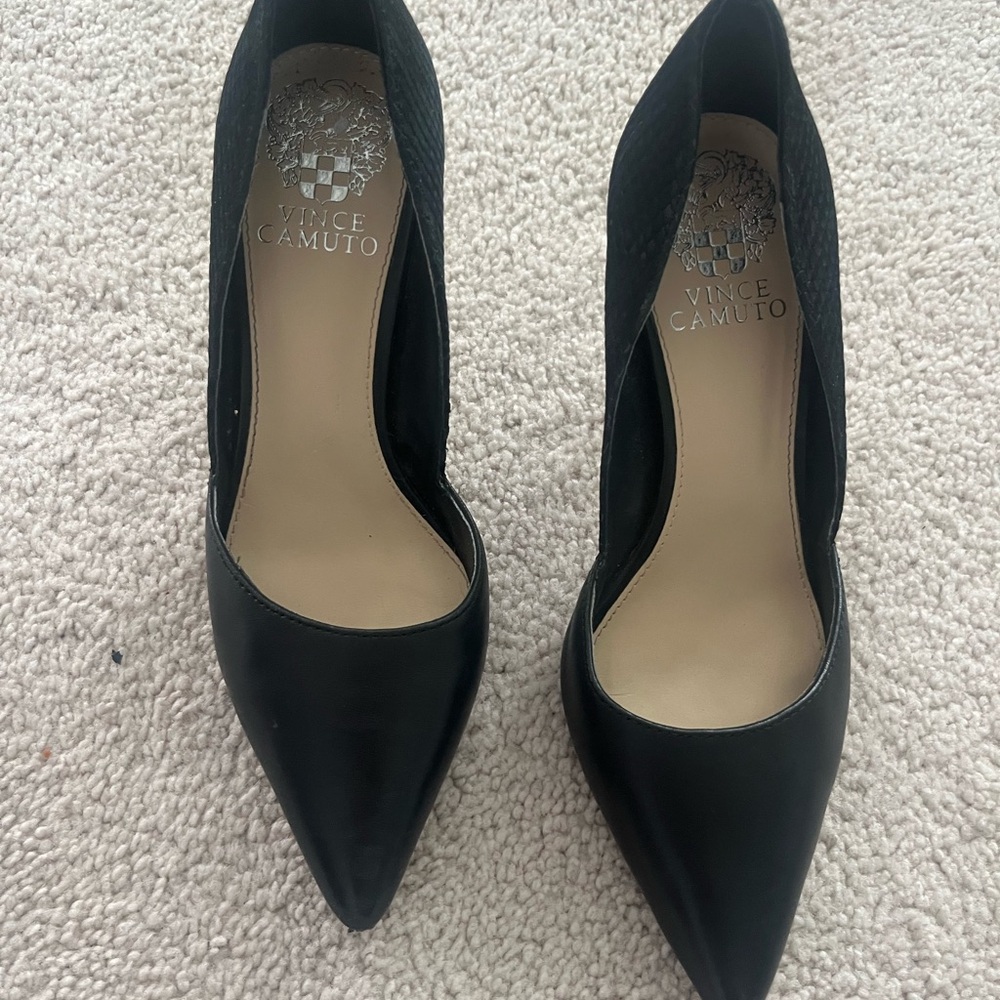 Vince Camuto Black Pointed Toe Heels